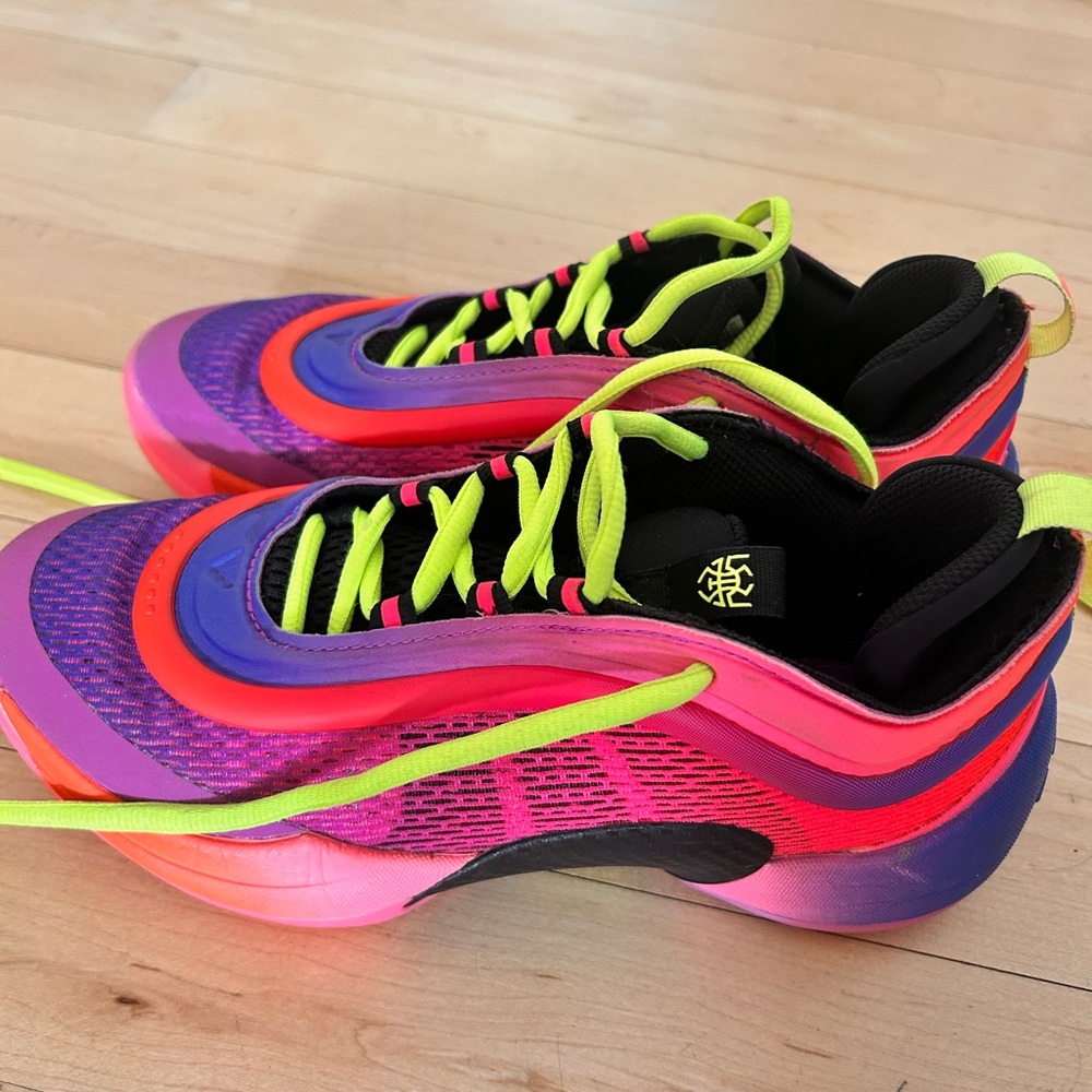 Adidas Purple and Pink D.O.N. Issue #6 Sneakers like new - Picture 6 of 14